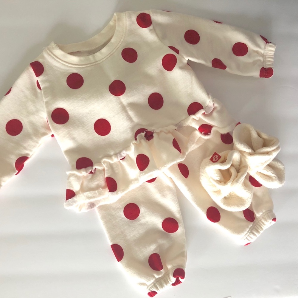 Cutest Peek Sweatsuit with Zutano Booties